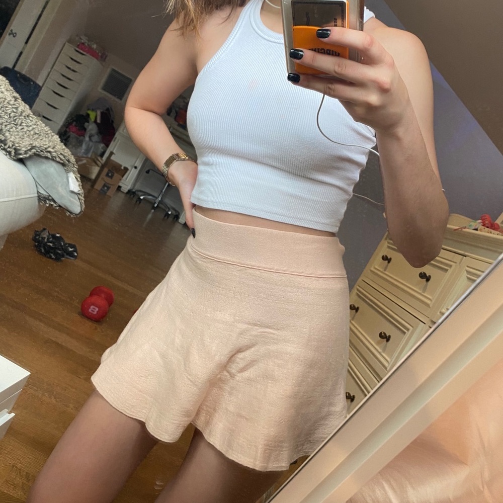 [Aritzia] light pink skirt